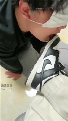 【软甜】开发哥哥舔脏鞋白袜 JS251211-5