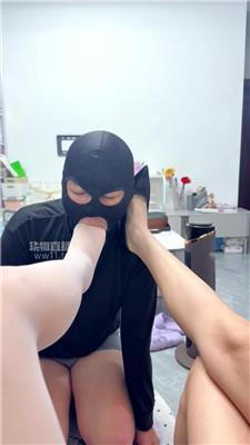【桃欣】高跟丝袜美腿胯下辱 JS251221-12