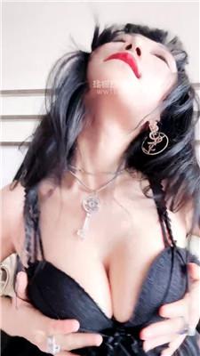 【兔粉粉】妩媚诱惑    251219-37