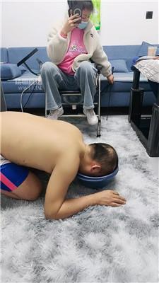 【冷魅女主】赏赐继父吃圣水泡面 JS251221-32