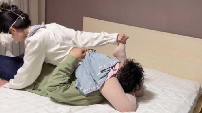 可爱JK白丝女生沉浸式绞杀男生 ACYC-4620