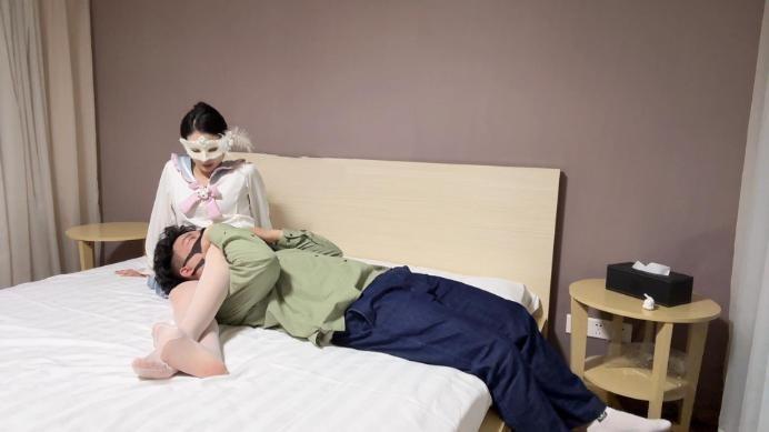 可爱JK白丝女生沉浸式绞杀男生 ACYC-4620