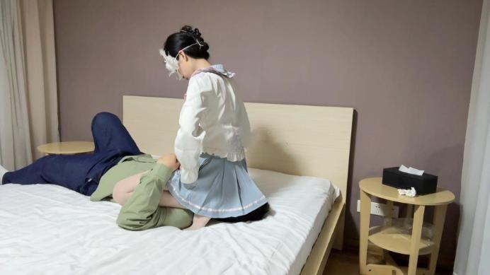 可爱JK白丝女生沉浸式绞杀男生 ACYC-4620