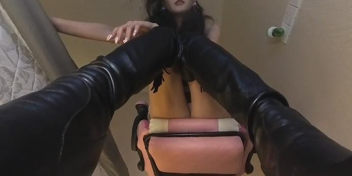 【GTS-VR】莫瑶女神的丝袜皮靴圈养 GTS入袜入鞋 把你穿进丝袜踩进皮靴里 JS250606~6