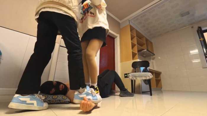 【精神小妹】开发在校清纯妹妹踩踏 ACYC-4600 【精神小妹】开发在校清纯妹妹踩踏 ACYC-4600