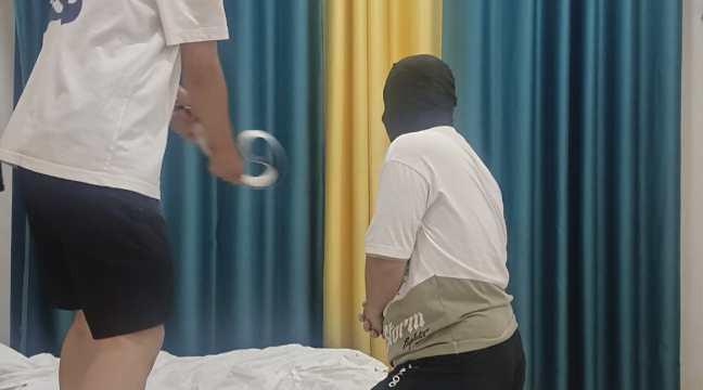 初中残暴精神小妹跳踩调教 YC-250608-8 初中残暴精神小妹跳踩调教 YC-250608-8