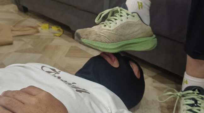 初中残暴精神小妹跳踩调教 YC-250608-8 初中残暴精神小妹跳踩调教 YC-250608-8