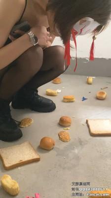 【雅泫】楼道里制作口水夹心狗粮 YC-250604-7