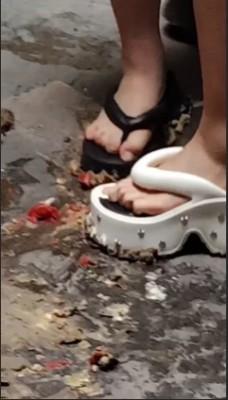 【端午节福利】小太妹双人子拖踩蛋黄派圣女果 YC-250531-5