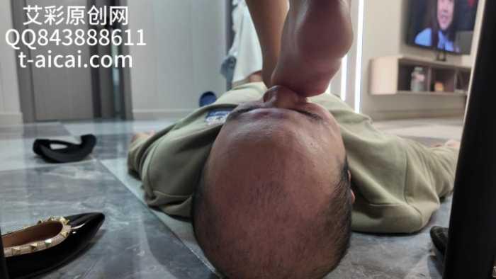 『chnnsct1818』用脸给女生擦脚汗 YC-250525-8