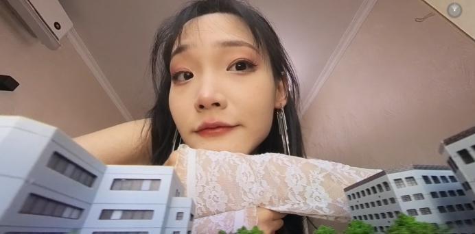 【GTS VR】莫瑶女神白丝华伦天奴踩踏微缩城市 巨大女神莫瑶微缩城市接管 JS250603~3