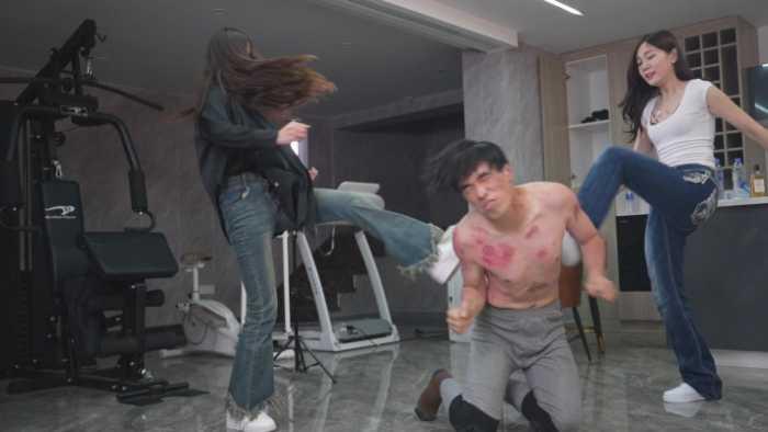 群s粗烟重烫狗烤肉 体无完肤 跆拳道悬踢头脚脚昏厥 YC-250529-5 群s粗烟重烫狗烤肉 体无完肤 跆拳道悬踢头脚脚昏厥 YC-250529-5