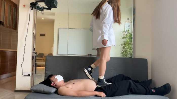 【小鲨鱼殿下】匡威全体重踩脖子踩裆 飞坐肚子 YC-250106-2
