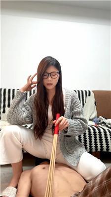 【酥酥】藤条狠抽废物奴 bf59597