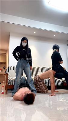 【小琼】姐妹花女王暴揍兄弟奴【三视角版】 JS251205-32 【小琼】姐妹花女王暴揍兄弟奴【三视角版】 JS251205-32