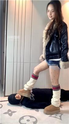 【女生也能很暴力】抽耳光-雪地靴踩 bf59589