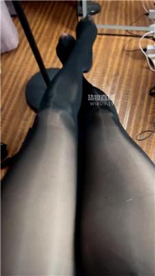 【蜜桃肉肉子】丝袜衣诱惑炸    251207-16