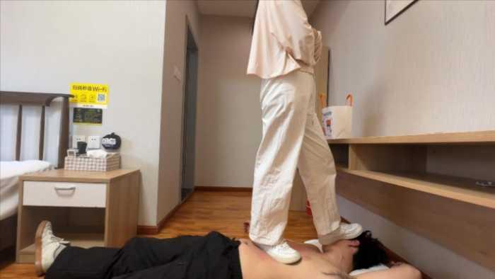 【小鲨鱼殿下】毯子日常舔鞋踩踏 YC-250502-3