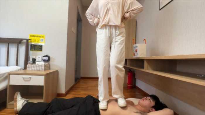 【小鲨鱼殿下】毯子日常舔鞋踩踏 YC-250502-3