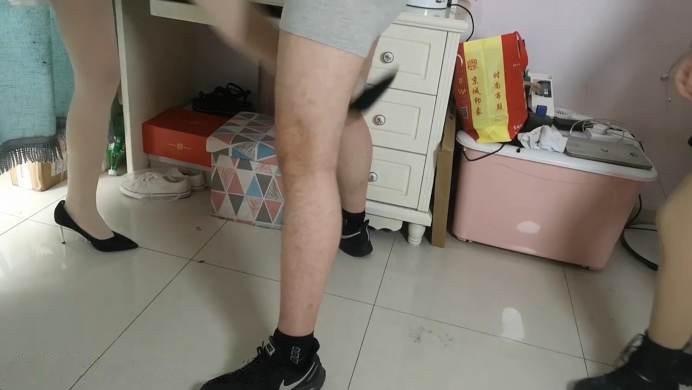 【全程语言】新人琪琪与露露的踢裆比赛 SJ-64