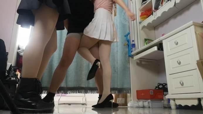 【全程语言】新人琪琪与露露的踢裆比赛 SJ-64