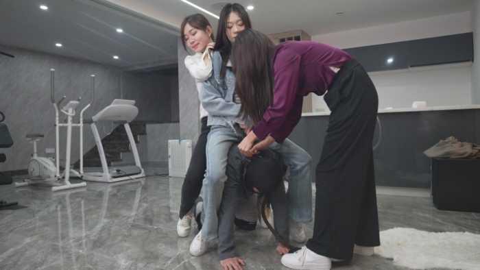 超级三美女YAPOO风格顶级大制作 大量美女成吨圣水混合 YC-250502-8 超级三美女YAPOO风格顶级大制作 大量美女成吨圣水混合 YC-250502-8