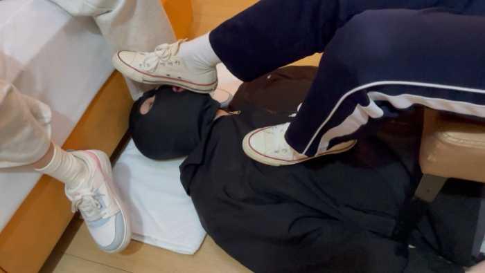 【静琪】给两位学生素人清理鞋底，棉袜深喉 YC-250430-4