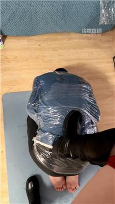 【百柔】黑丝塞嘴-保鲜膜窒息 JS251205-18