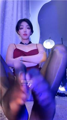 【绝美兔】裸足羞辱    251129-21