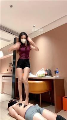 【御妍】脚下喂食-高跟鞋跳踩【双视角版】 bf59541