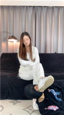 【女生也能很暴力】脏鞋抽耳光-白袜辱 bf59503