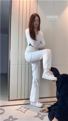 【女生也能很暴力】脏鞋抽耳光-白袜辱 bf59503