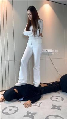 【女生也能很暴力】脏鞋抽耳光-白袜辱 bf59503