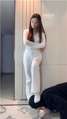 【女生也能很暴力】脏鞋抽耳光-白袜辱 bf59503