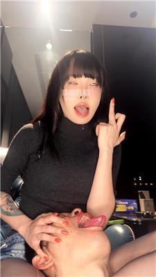 【安晴】纹身小妹黑丝虐双奴 bf60390