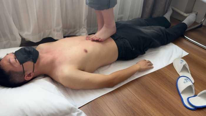 【低价福利】研究生裸足踩踏(2) YC-250419-8 【低价福利】研究生裸足踩踏(2) YC-250419-8