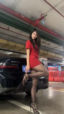 上集：抖音UP主小贝，网红YSL凉高起床后，深黄色晨尿赏赐贱狗！YC-250418-2