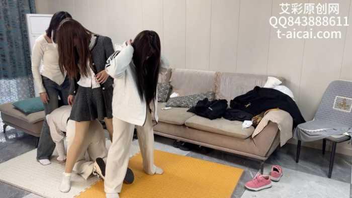 『chnnsct1818』群体羞辱全体重踩踏女同学 YC-240319-3
