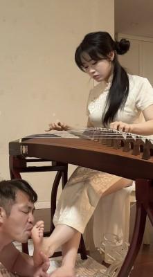 model~~筝仙琴月 弹筝调狗 YC-250415-2
