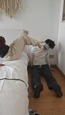 女大学生暴力踢裆虐裆 ACYC-4448 女大学生暴力踢裆虐裆 ACYC-4448