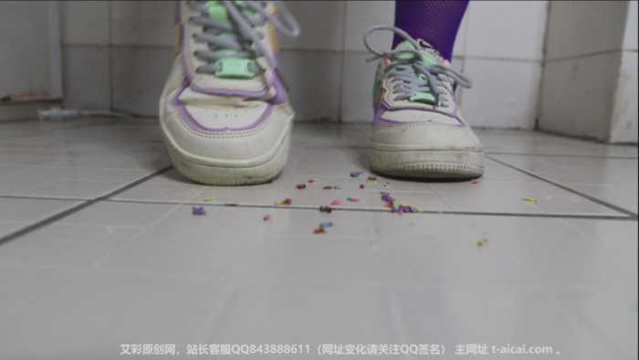 【哚儿】女巨人偶遇小人-踩踏侮辱口水攻击残忍折磨 YC-210112-6