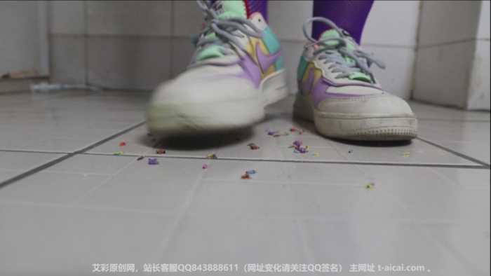 【哚儿】女巨人偶遇小人-踩踏侮辱口水攻击残忍折磨 YC-210112-6
