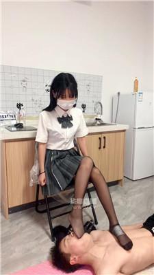 【阳yang酱】JK小主黑丝踩喂食 bf59429