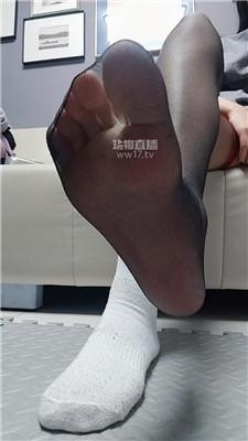 【郑木子】黑丝白袜炸汁    260106-38